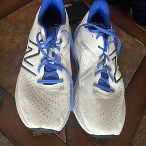 New Balance fresh foam 860 size 12. EUC